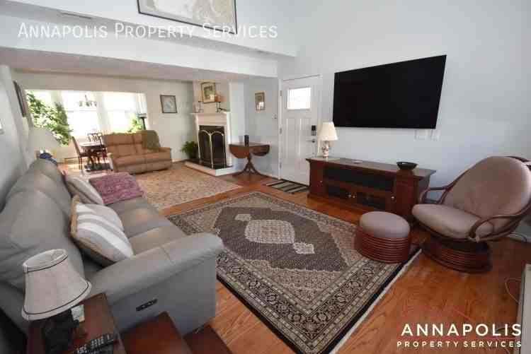 1423 Howard Rd - Photo 6 of 35