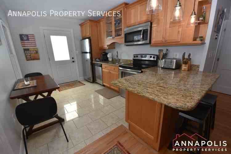 1329 Washington Dr - Photo 4 of 21