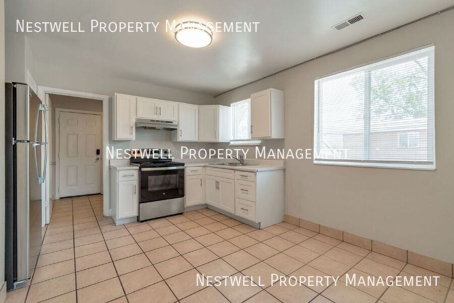 112 W Angelo Ave - Photo 3 of 20