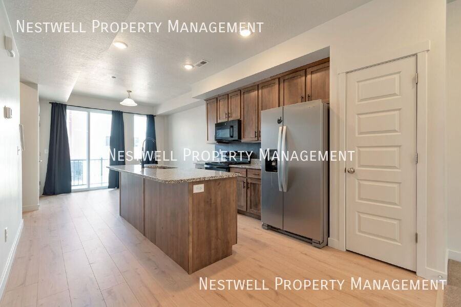 1146 S Redwood Rd - Photo 3 of 20