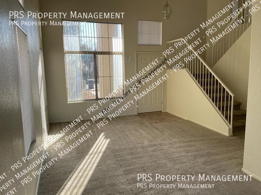 324 W Colt Rd - Photo 3 of 18