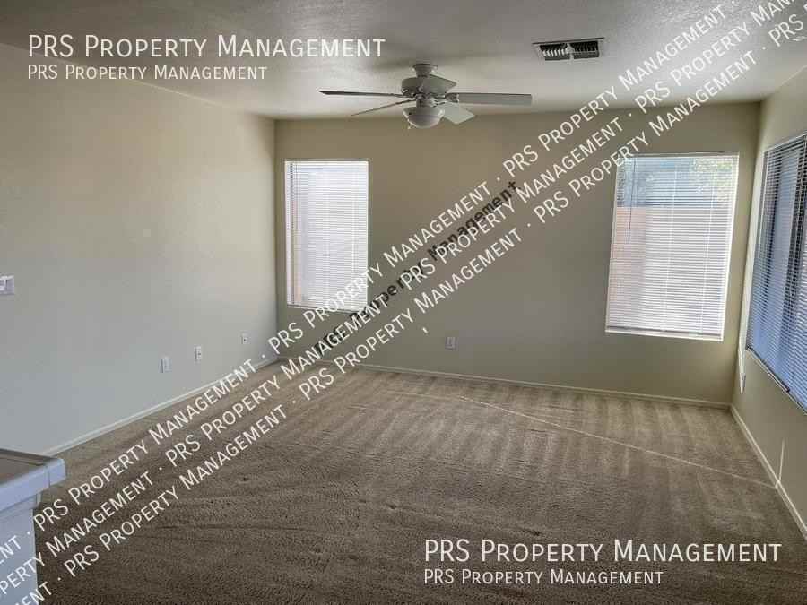 324 W Colt Rd - Photo 4 of 18