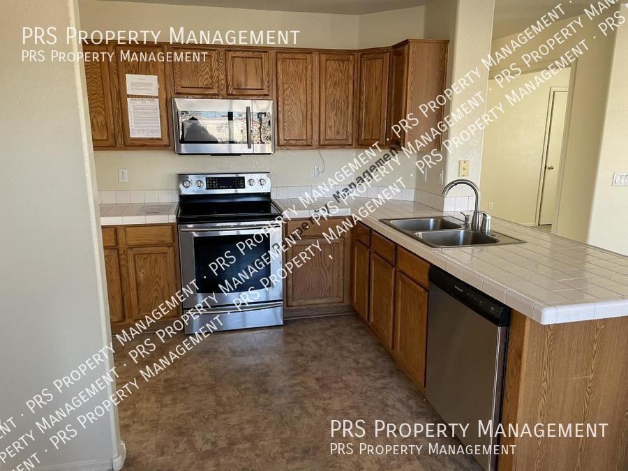 324 W Colt Rd - Photo 6 of 18