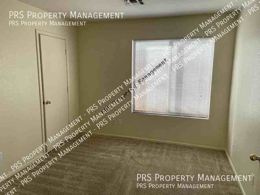 324 W Colt Rd - Photo 7 of 18