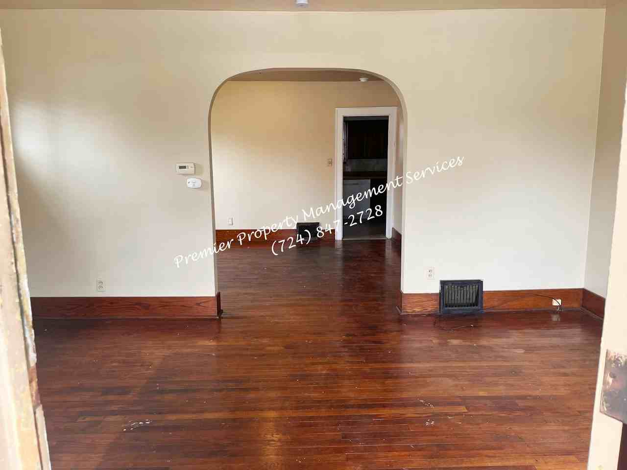 979 King Street - Photo 4 of 16
