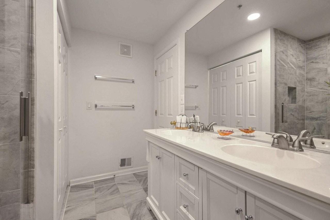 1324 Roundhouse Lane, Unit 1324 - Photo 6 of 21