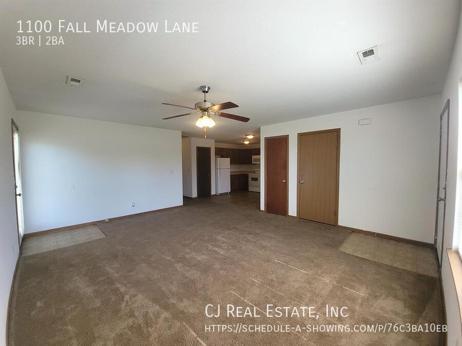1100 Fall Meadow Ln - Photo 2 of 9