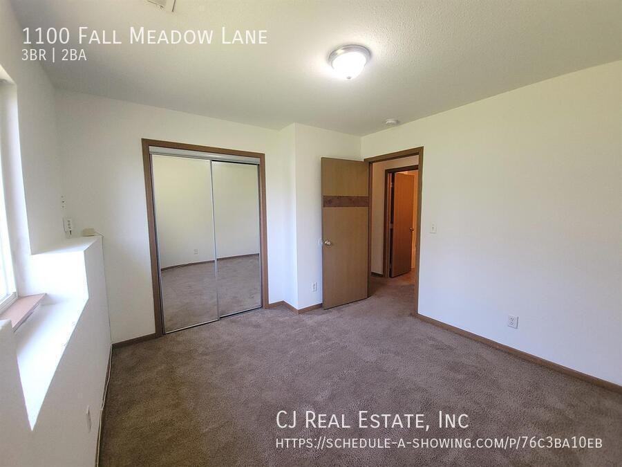 1100 Fall Meadow Ln - Photo 4 of 9