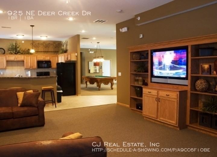 925 Ne Deer Creek Dr - Photo 2 of 10