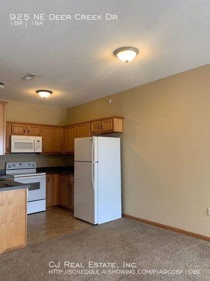 925 Ne Deer Creek Dr - Photo 5 of 10