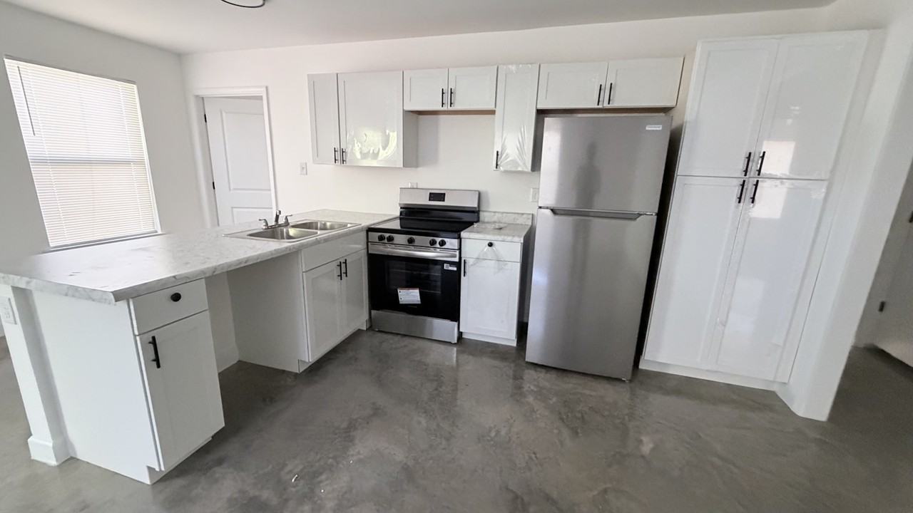 3116 Pacific Avenue, Unit 3116 - Photo 4 of 12