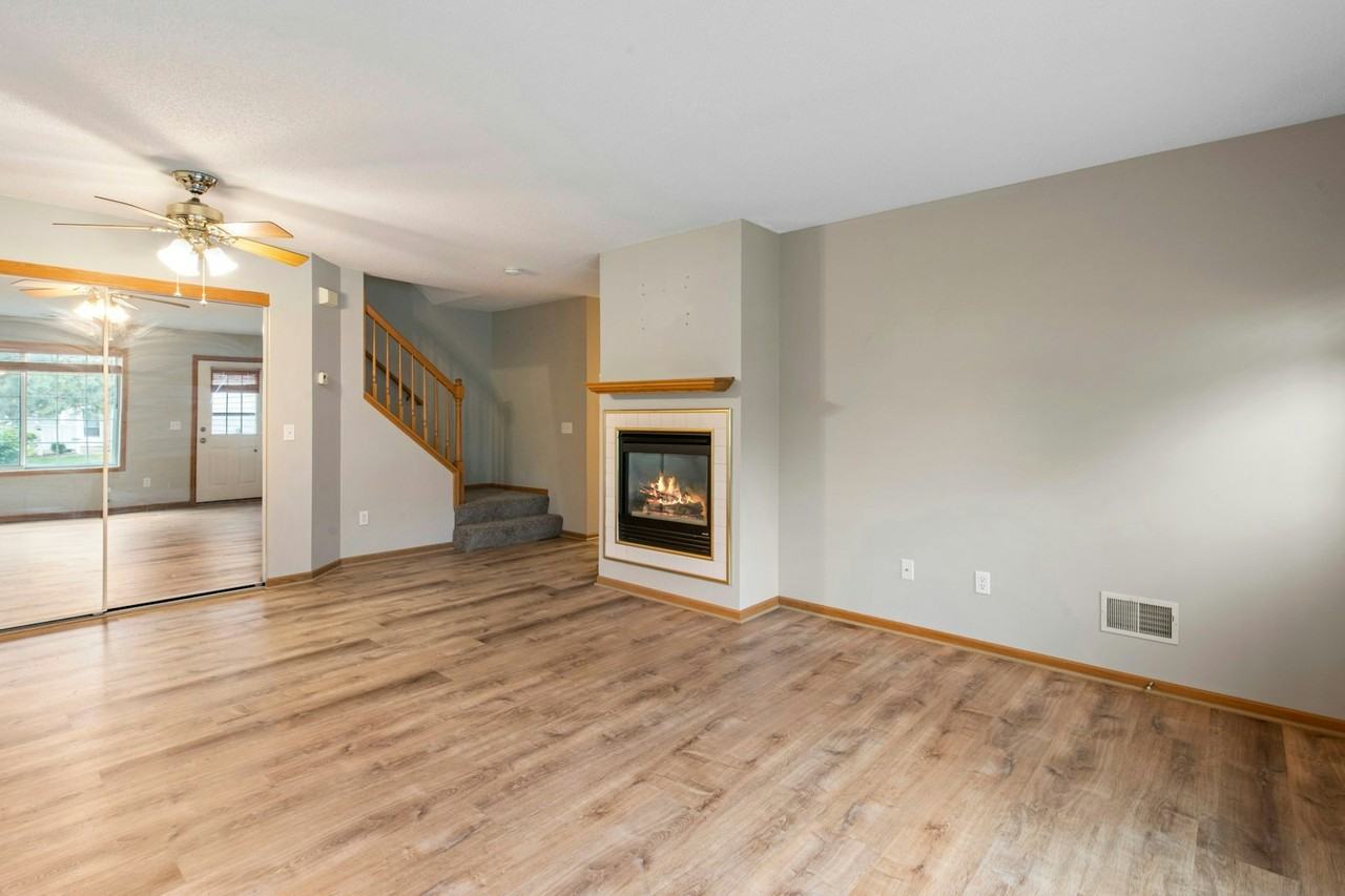 15716 Flackwood Trail - Photo 3 of 18