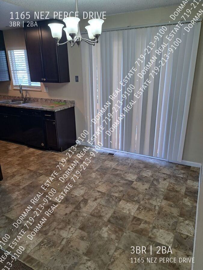 1165 Nez Perce Dr - Photo 3 of 15