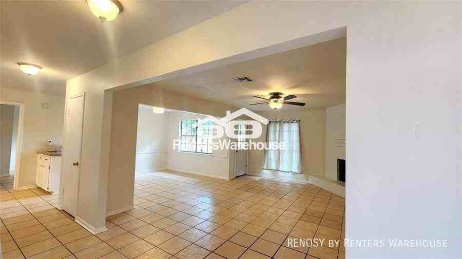 2702 Foliage Green Dr - Photo 3 of 20