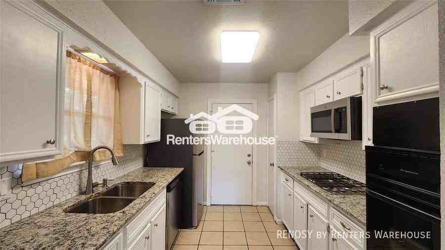 2702 Foliage Green Dr - Photo 6 of 20