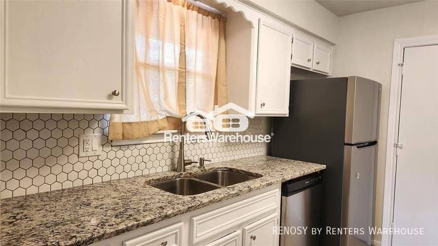 2702 Foliage Green Dr - Photo 7 of 20