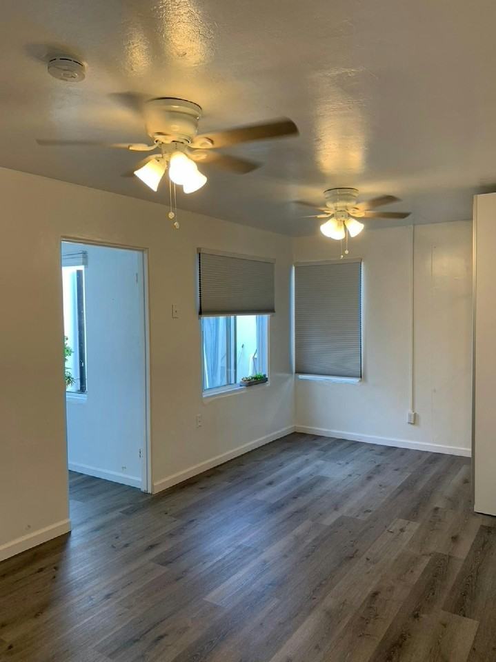 732 Ventura Place, Unit 7 - Photo 3 of 19