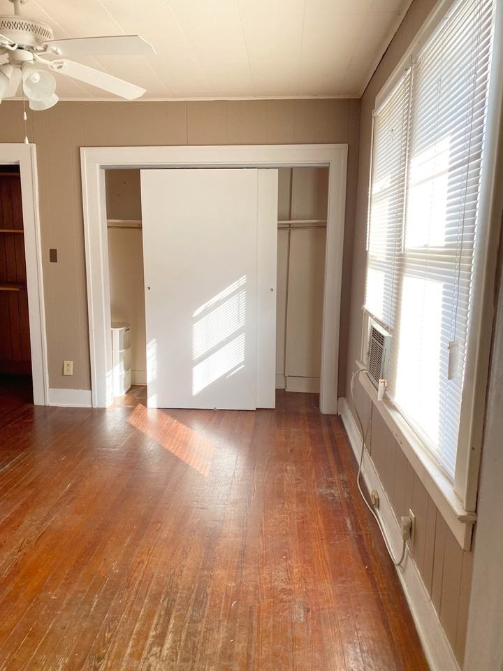 1912 Chamberlin Street, Unit B - Photo 2 of 9