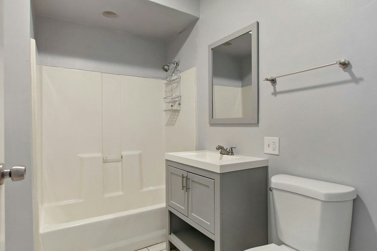 4040 South Wabash Avenue, Unit 2 - Photo 2 of 8