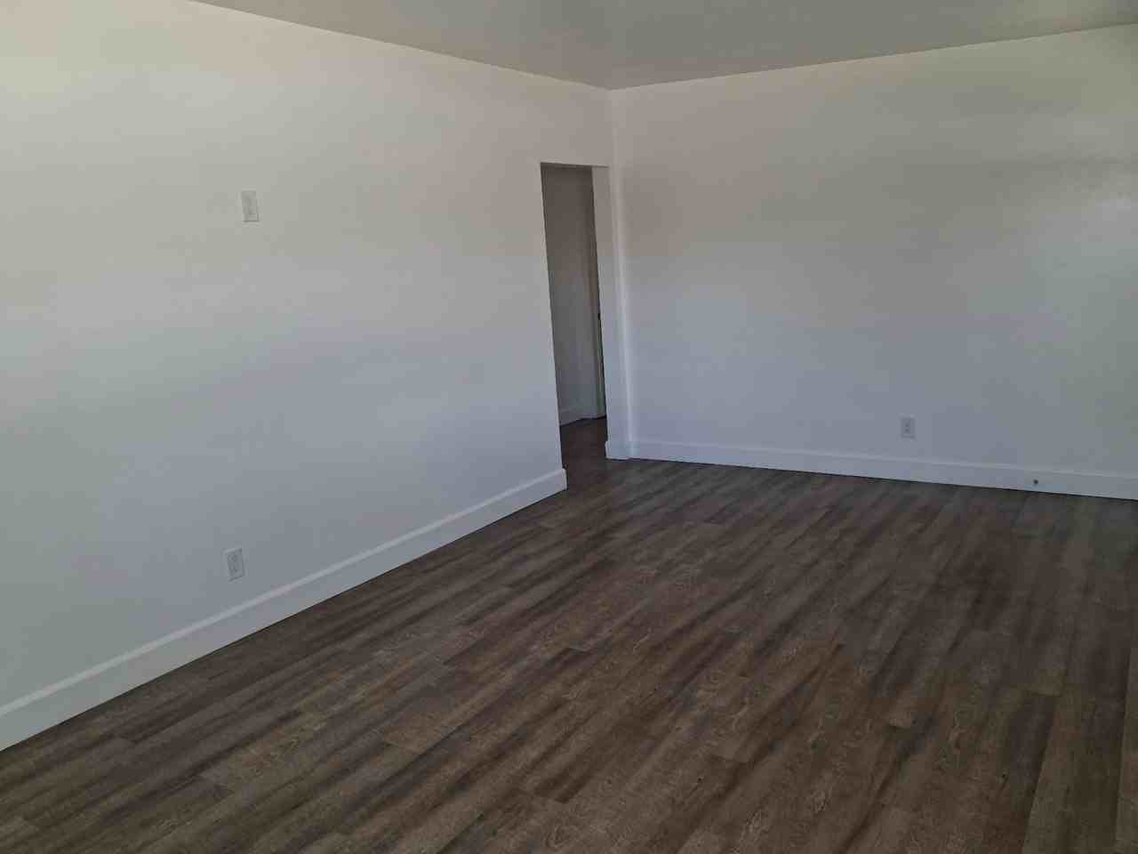 11010 Knobb Avenue - Photo 6 of 13