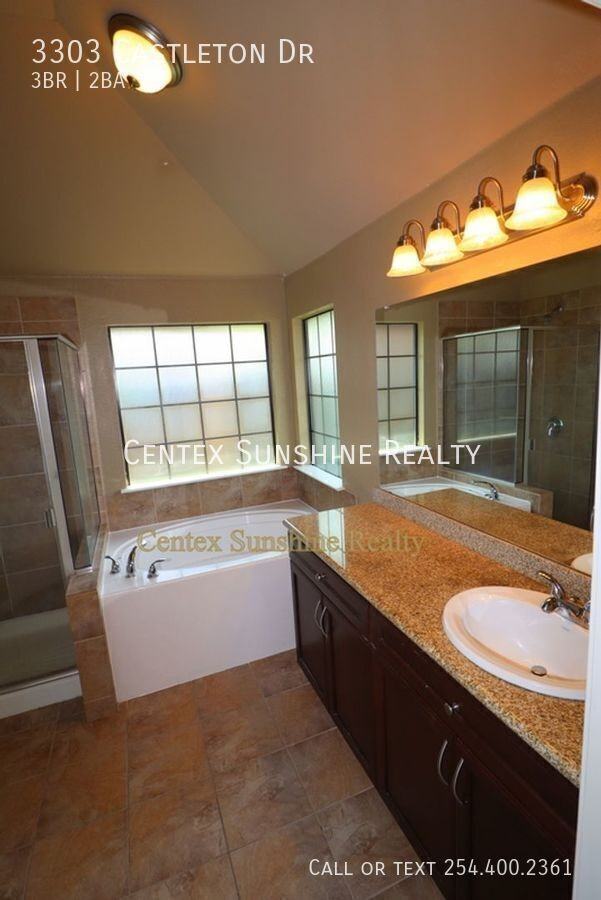 3303 Castleton Dr - Photo 3 of 23