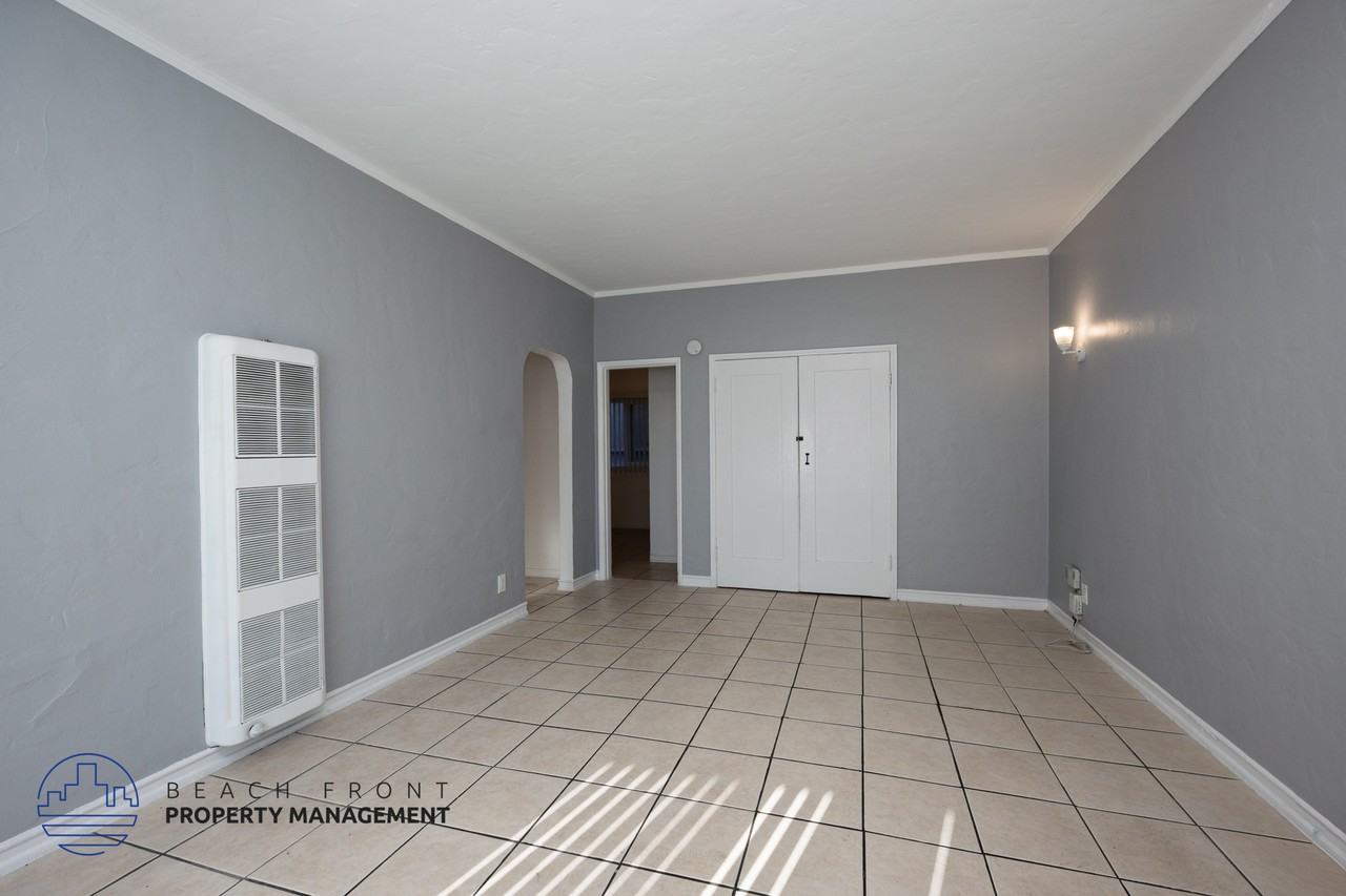 1430 Elm Avenue - Photo 2 of 13