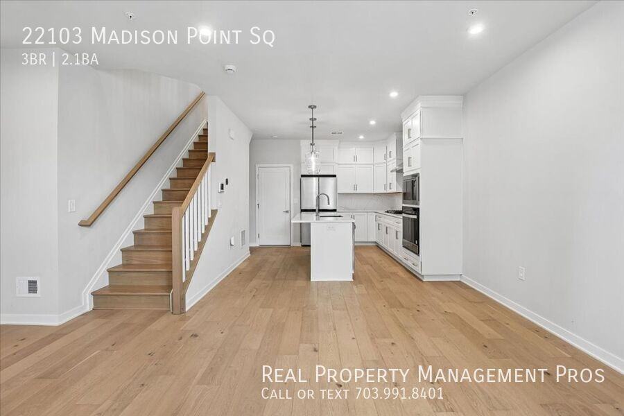 22103 Madison Point Sq - Photo 4 of 31