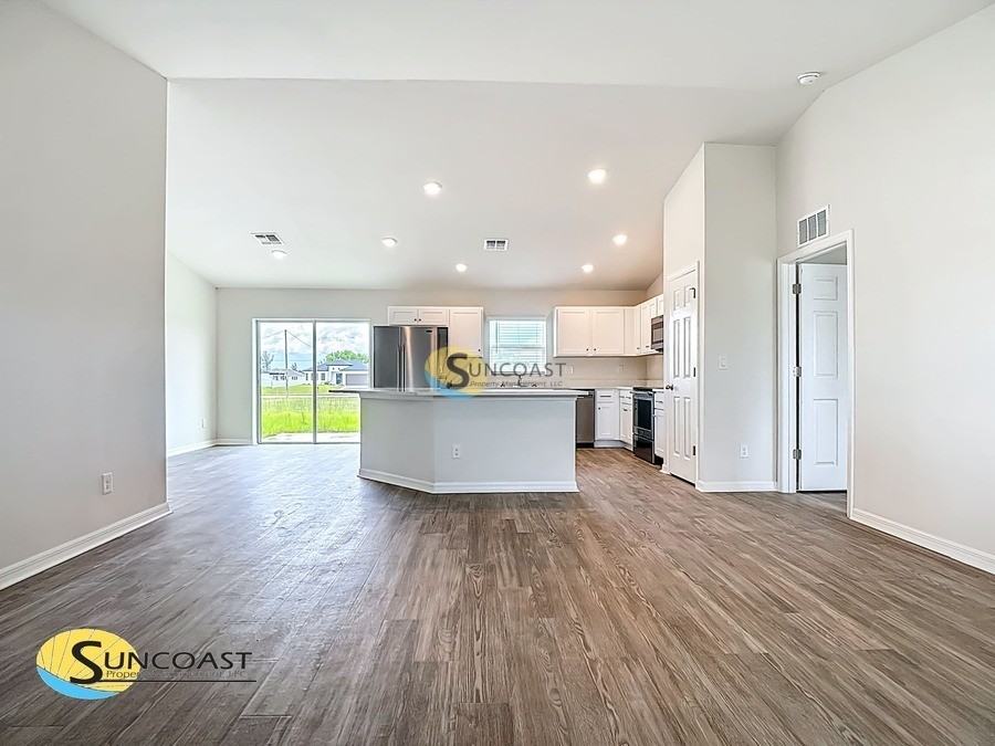 6251 N Whispering Dr - Photo 3 of 50