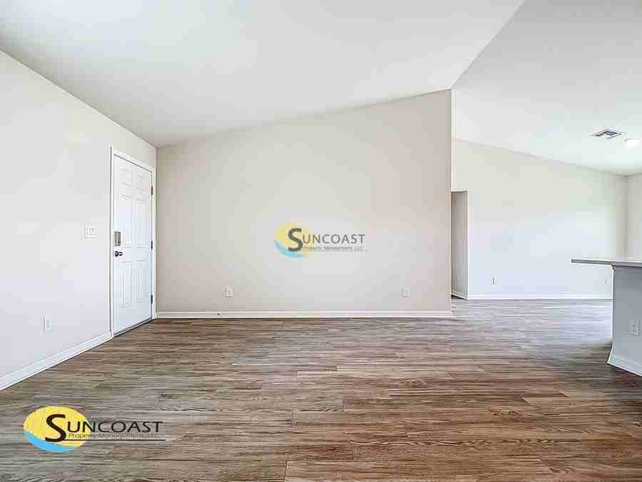 6251 N Whispering Dr - Photo 5 of 50