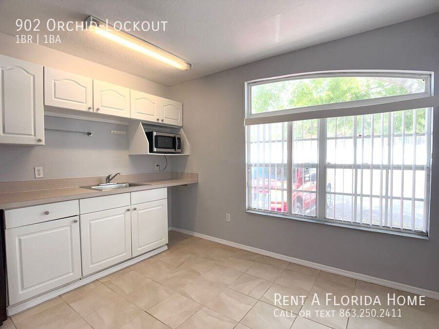 ORCHID-LOCKOUT & - Photo 6 of 15
