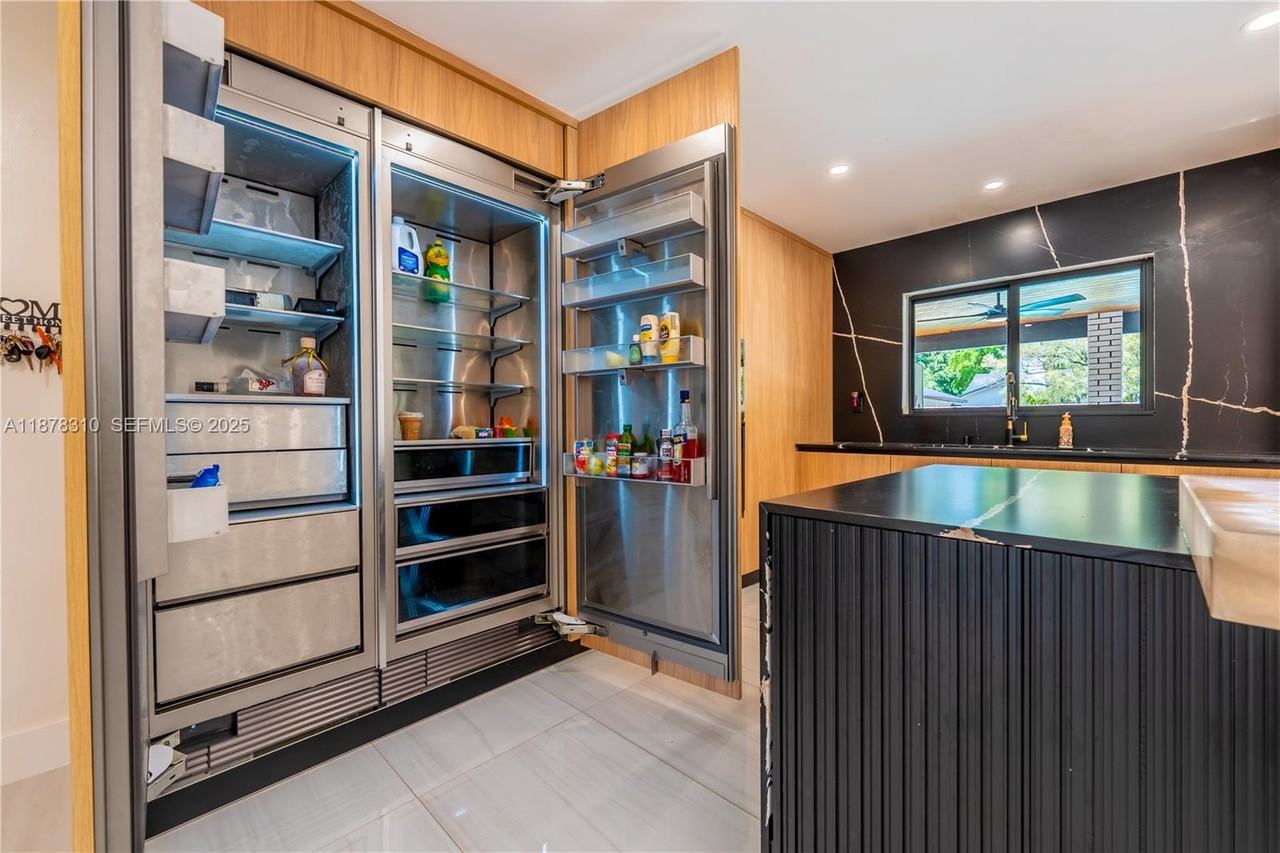 16881 Southwest 277th Street - Photo 5 of 19