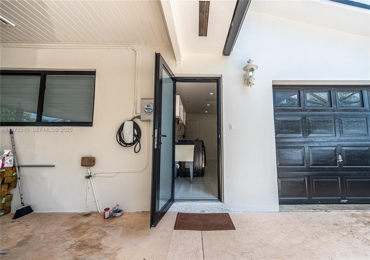 16881 Southwest 277th Street - Photo 6 of 19