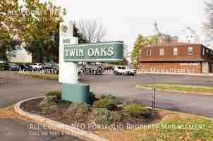 featured image of 935 S Court St #14