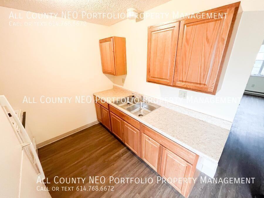 935 S Court St #14 - Photo 5 of 11