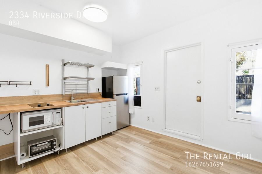 2334 Riverside Dr - Photo 3 of 19