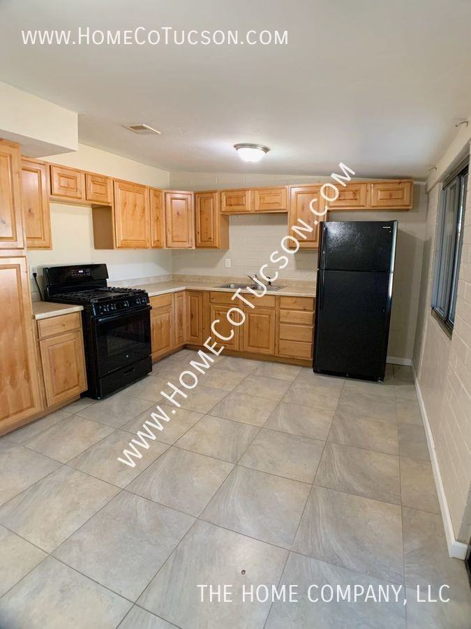 410 W Calle Antonia - Photo 7 of 28