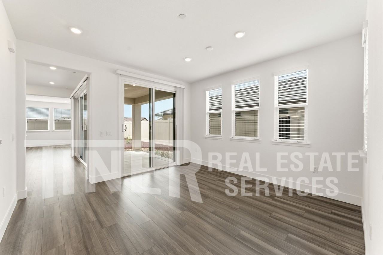 2231 Oswego St - Photo 6 of 26