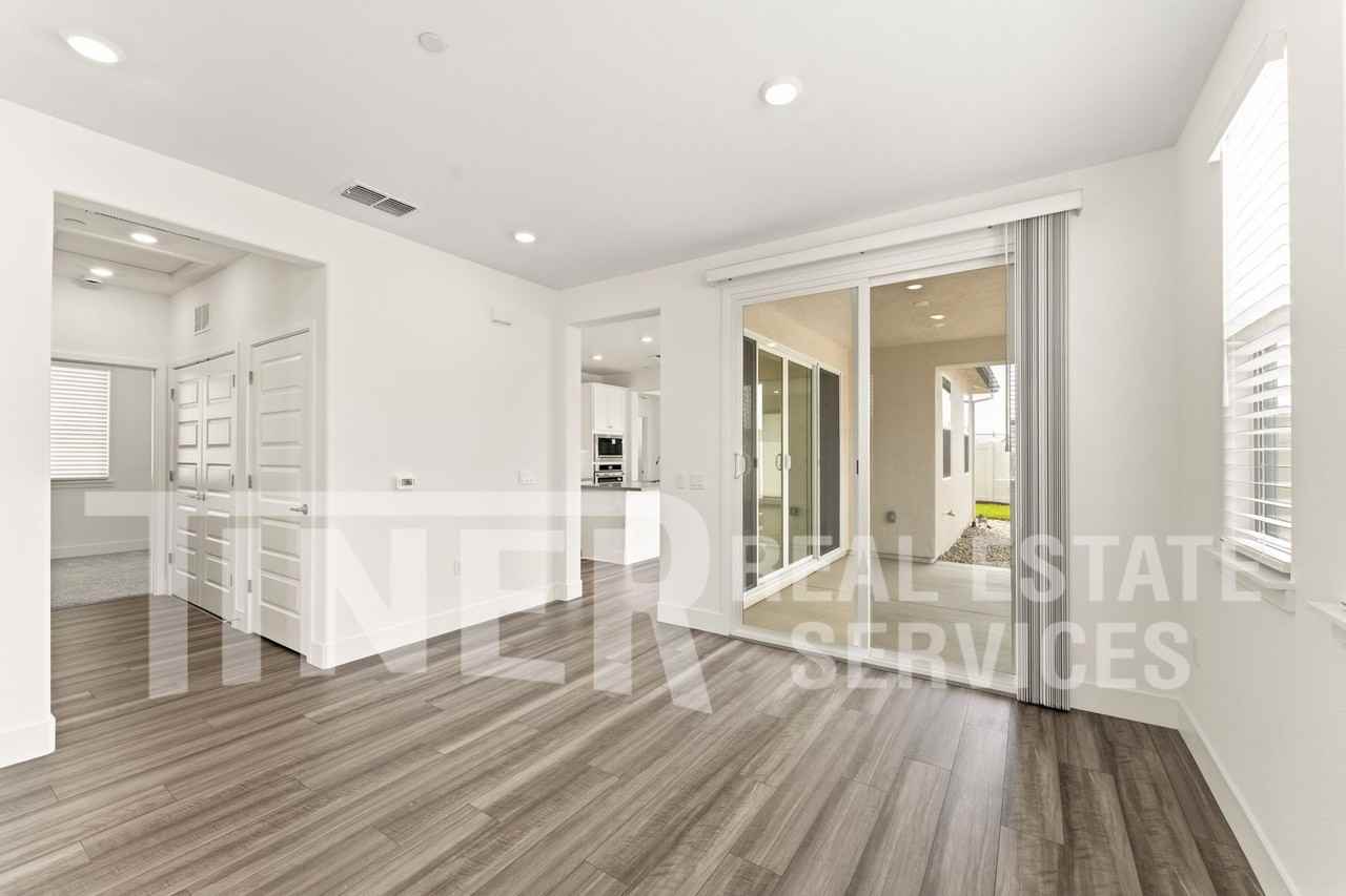 2231 Oswego St - Photo 7 of 26