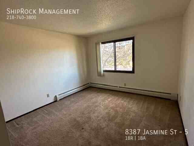 8387 Jasmine St #5 - Photo 4 of 9