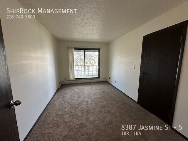 8387 Jasmine St #5 - Photo 7 of 9