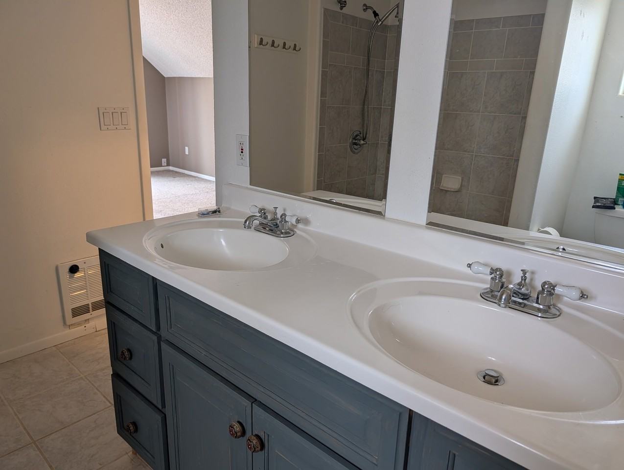 450 W Ridge Dr - Photo 3 of 28