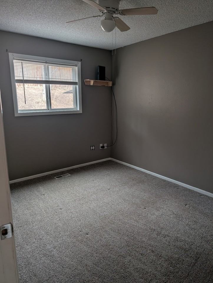 450 W Ridge Dr - Photo 7 of 28