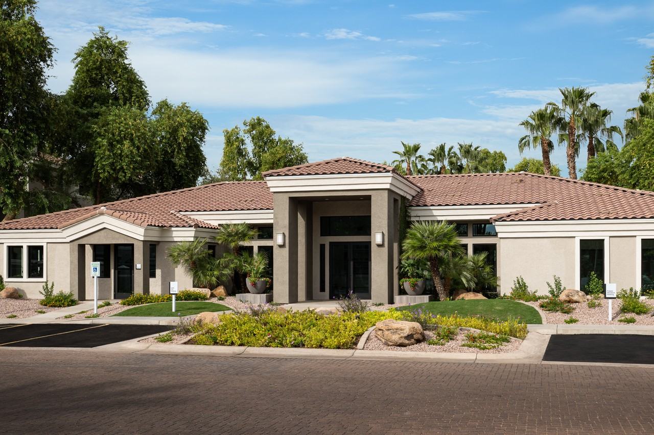 Arrowhead Summit Apartment Homes - Photo 5 of 20