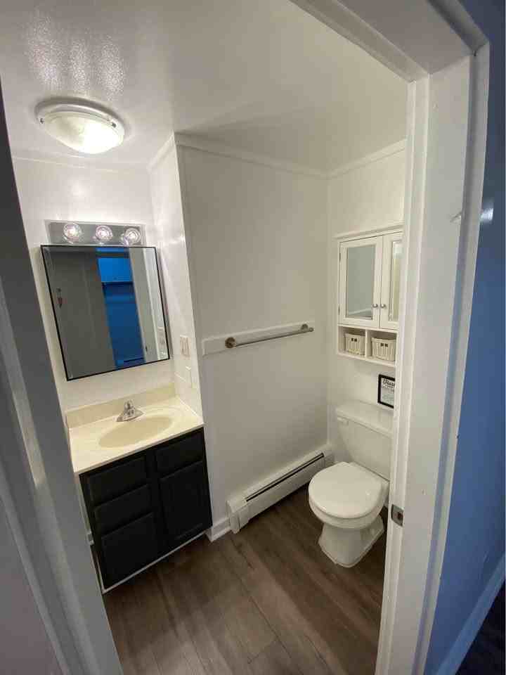 312 Washington St #B - Photo 3 of 15