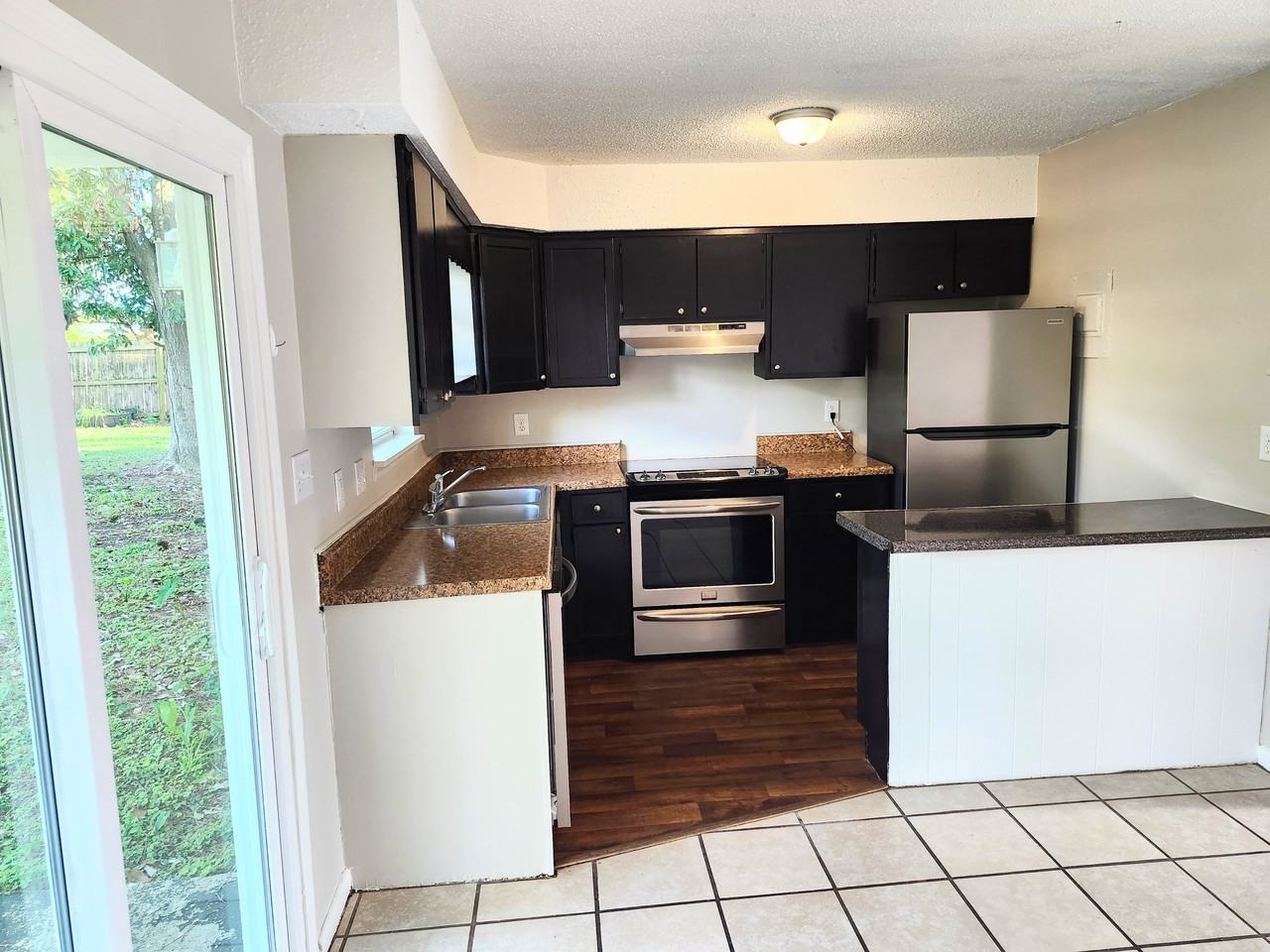 2519 Beech St #NA - Photo 2 of 42