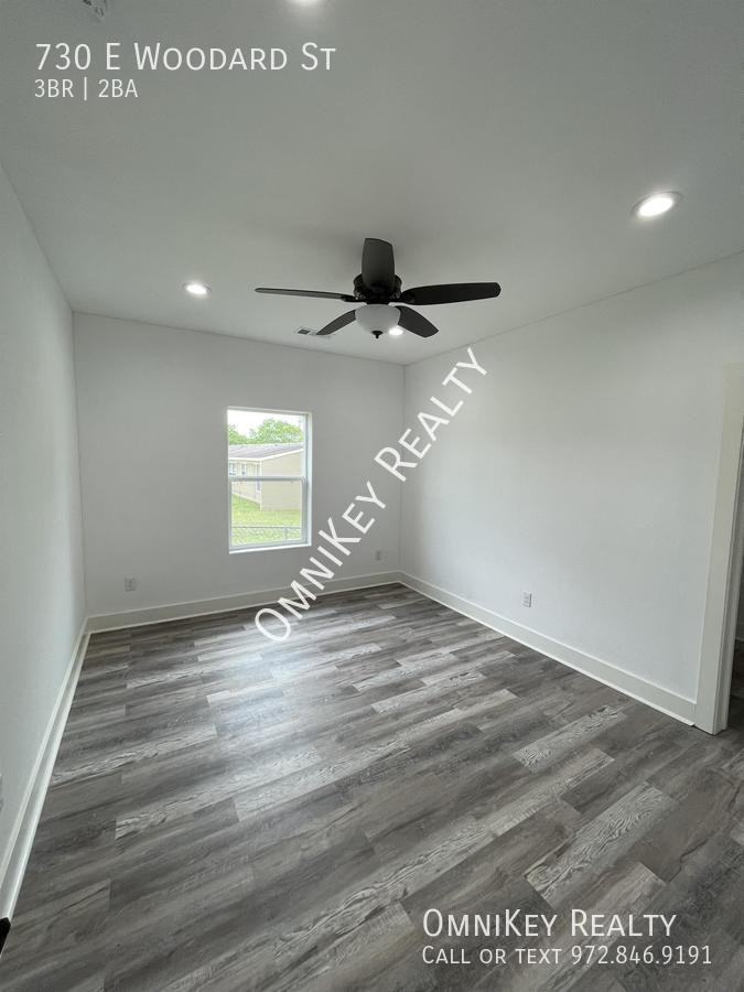 730 E Woodard St - Photo 4 of 13