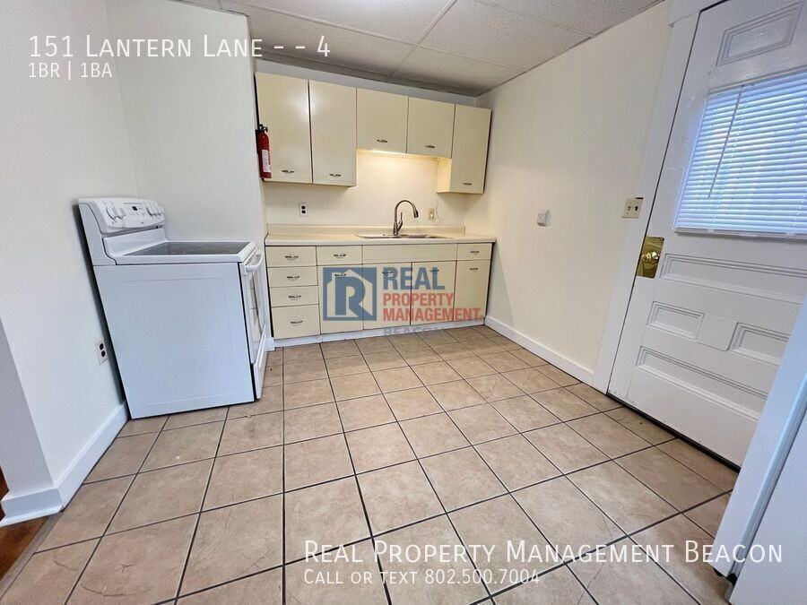 151 Lantern Ln #4 - Photo 3 of 8