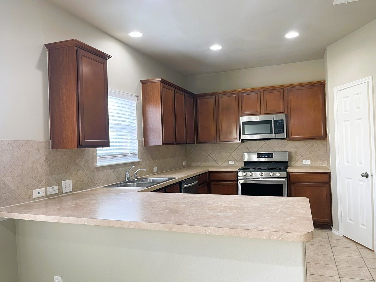 11021 Boundless Valley Dr #1 - Photo 5 of 25