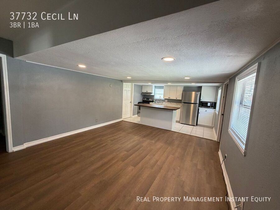 37732 Cecil Ln - Photo 5 of 16