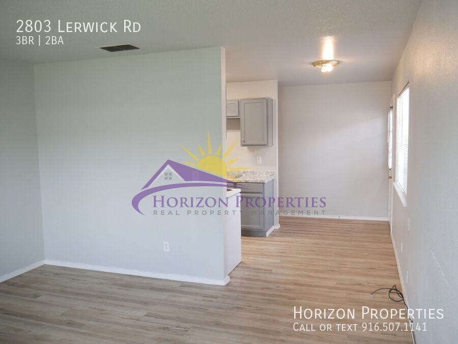 2803 Lerwick Rd - Photo 3 of 19